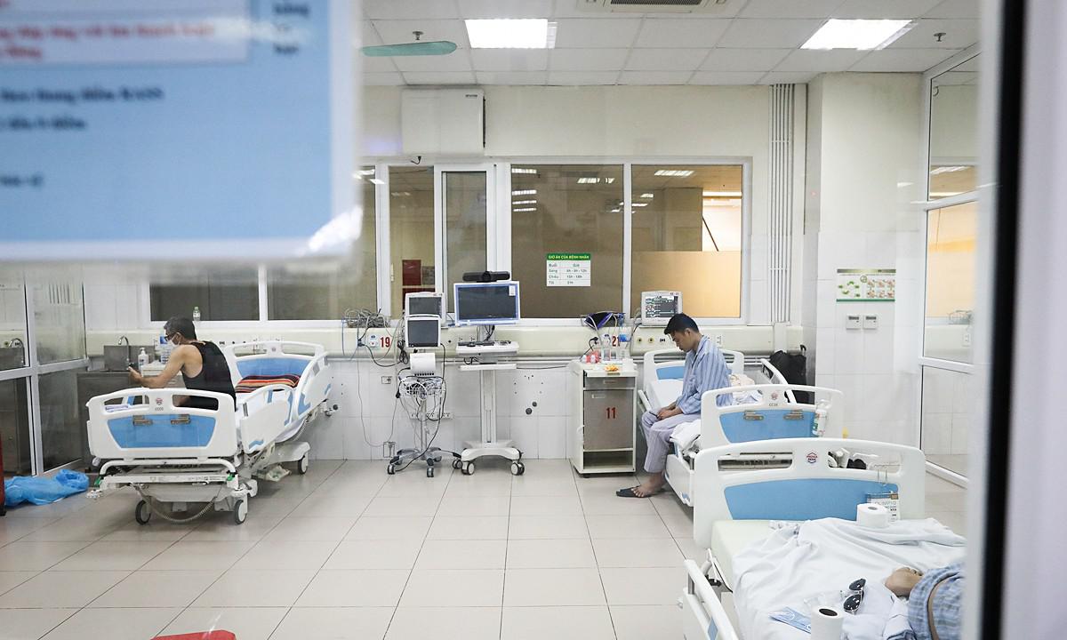 Eight more cases recorded at Hanoi hospital Covid cluster